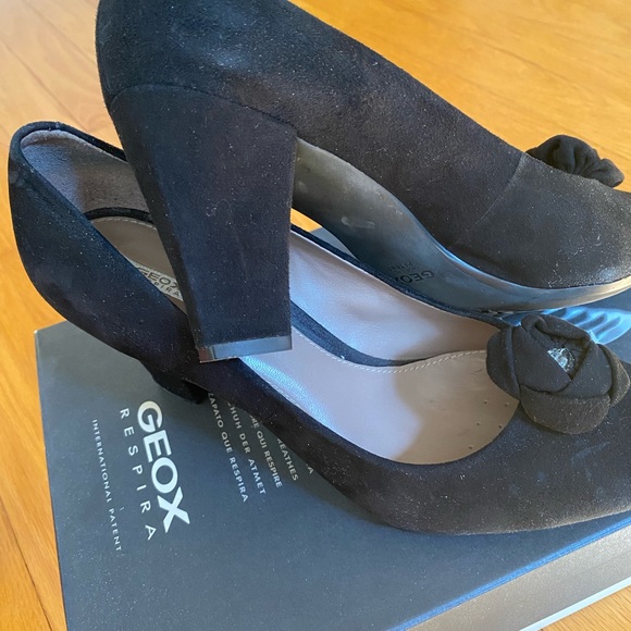 Black Geox suede shoes - Picture 3 of 6